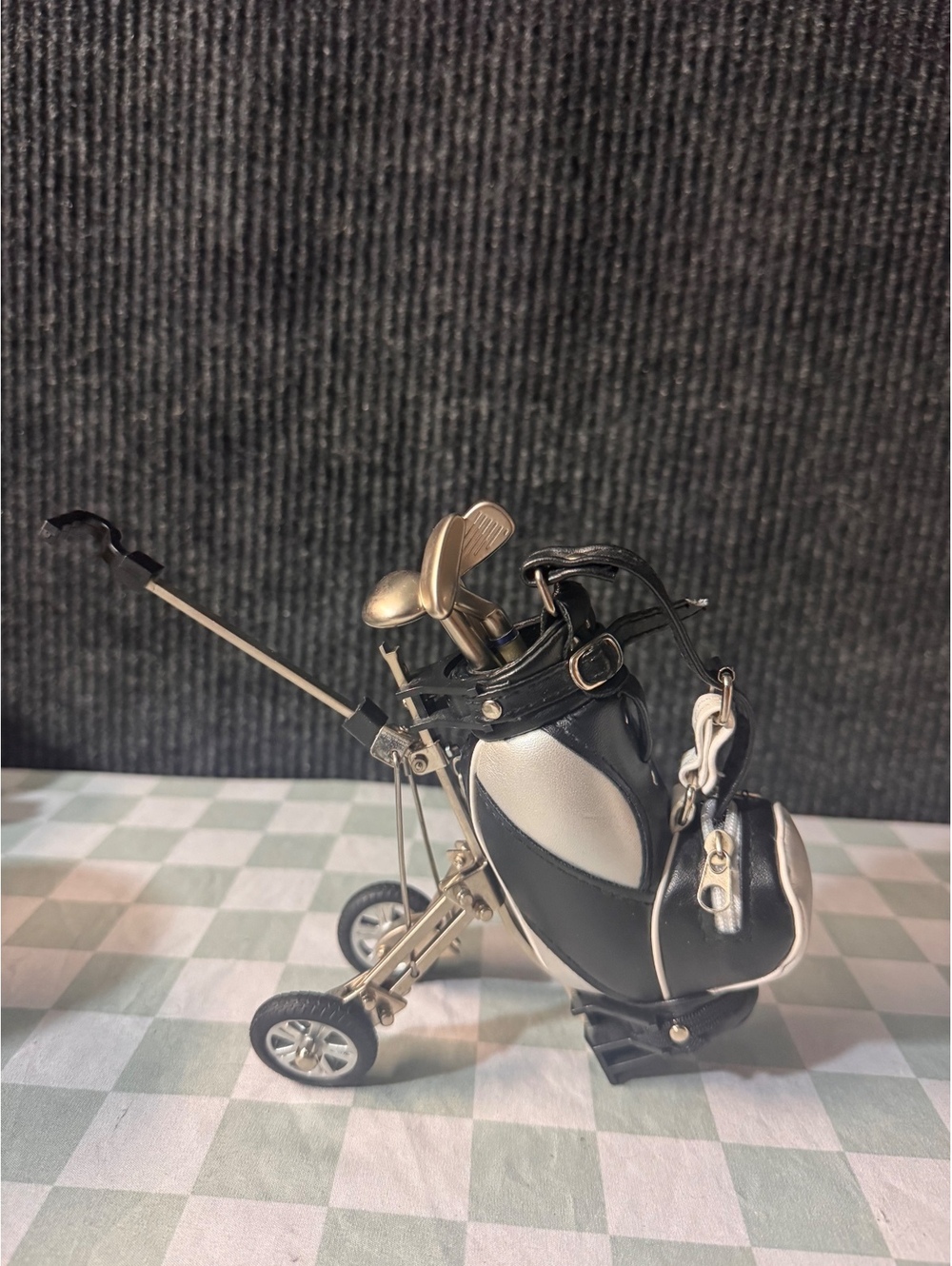 Miniature Golf Bag with Clubs and Trolley Model
